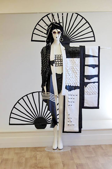 The amazing Maxine Jepson has been working her magic on a Purfex 'Maxine' mannequin at the Rotorua Museum......a very elegant show...